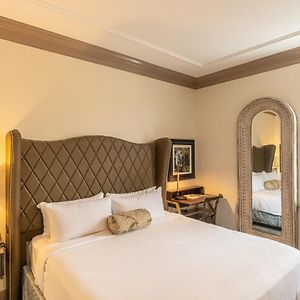 Tradition Queen Room